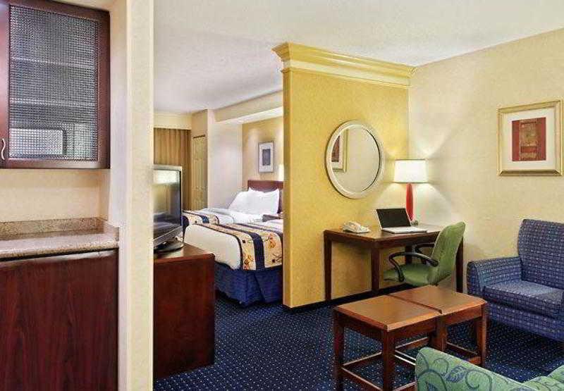 Springhill Suites Detroit Southfield Δωμάτιο φωτογραφία